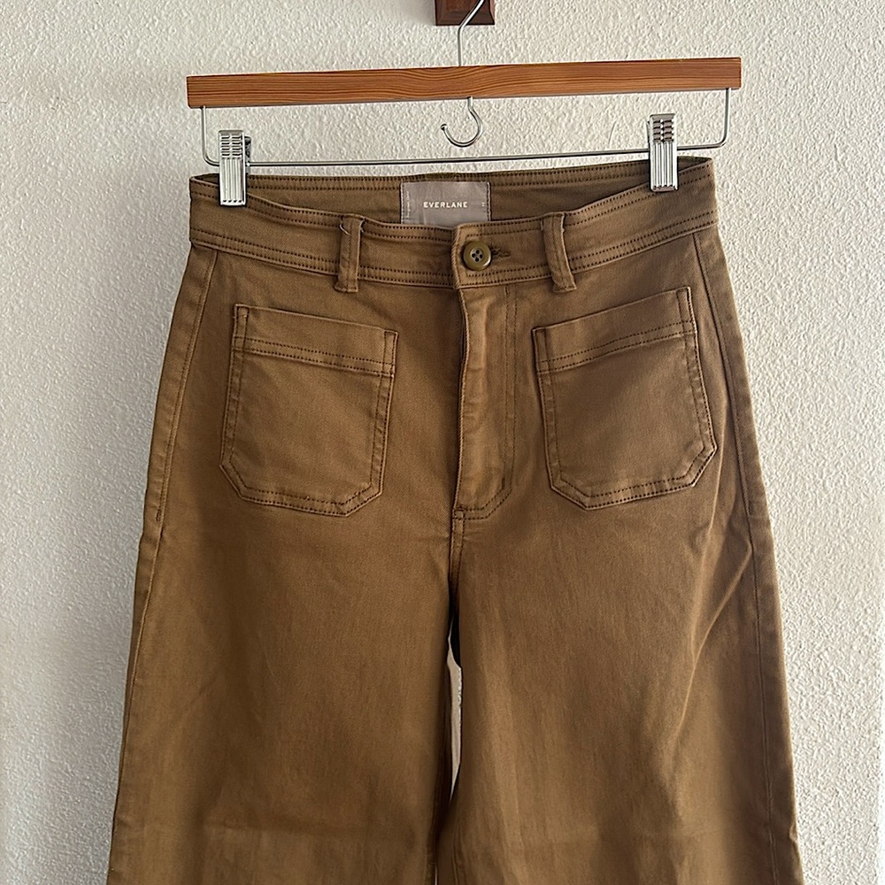 Everlane way high sailor high waisted pants in an olive green color. Size 2